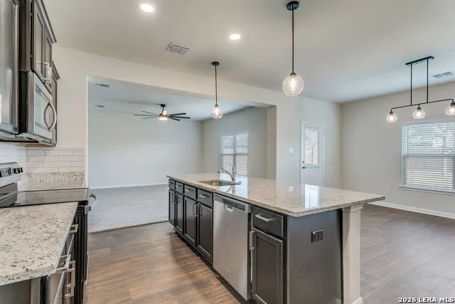 3862 Leighton Harbor Von Ormy, TX 78073