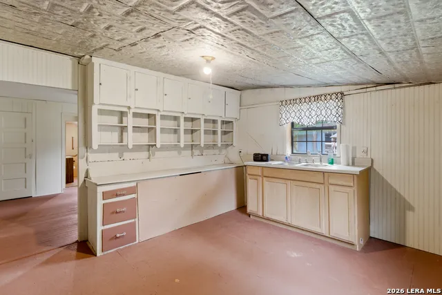 247 Live Oak St Medina, TX 78055