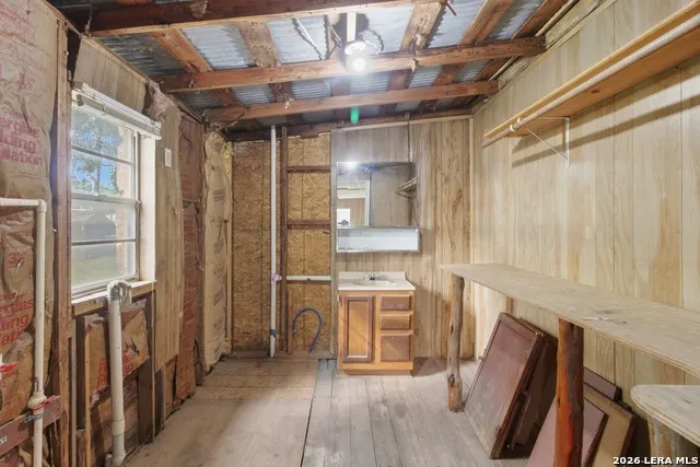 247 Live Oak St Medina, TX 78055