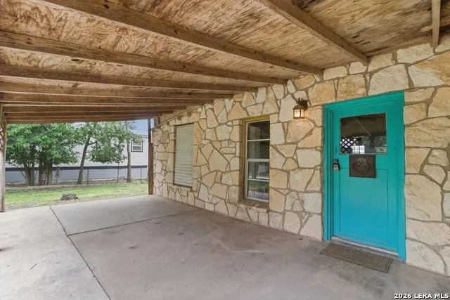 247 Live Oak St Medina, TX 78055