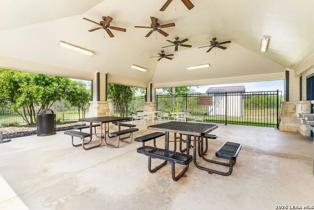 1321 W Nolte Farms Seguin, TX 78155