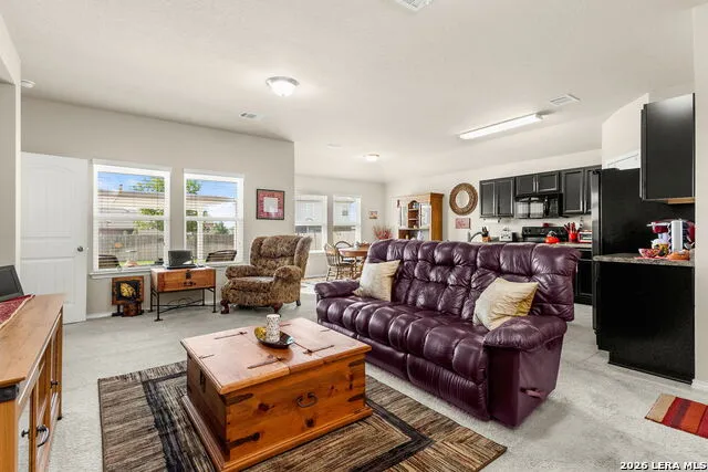 1321 W Nolte Farms Seguin, TX 78155