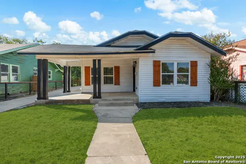 726 E Highland Blvd