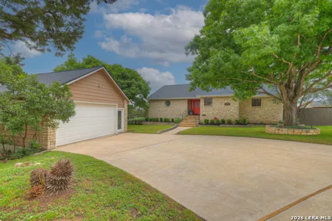 605 High Oaks