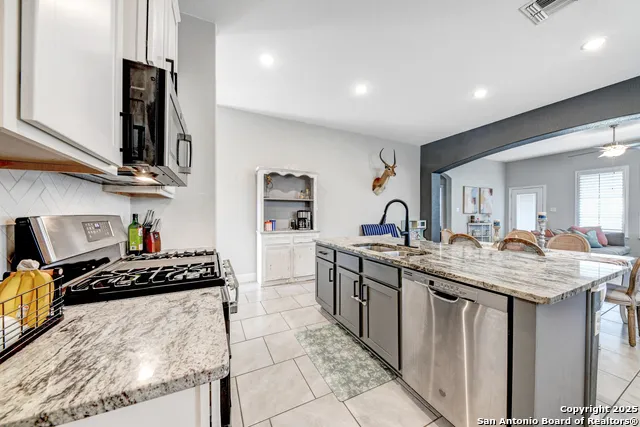 2217 Windswept New Braunfels, TX 78132