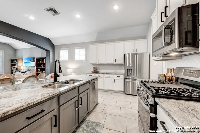 2217 Windswept New Braunfels, TX 78132