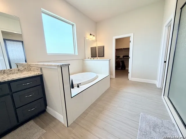 615 ABBOTT RDG St Hedwig, TX 78152