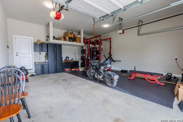 615 ABBOTT RDG St Hedwig, TX 78152