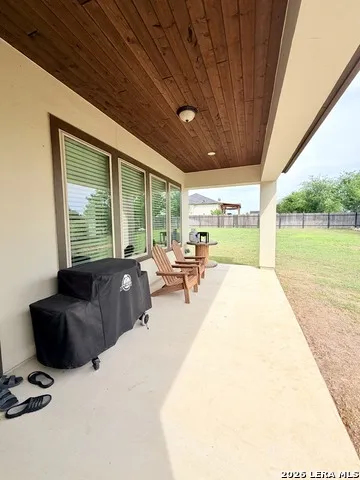 615 ABBOTT RDG St Hedwig, TX 78152