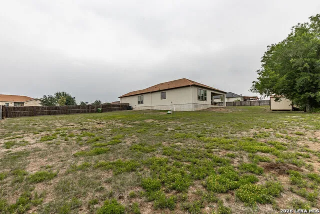 615 ABBOTT RDG St Hedwig, TX 78152