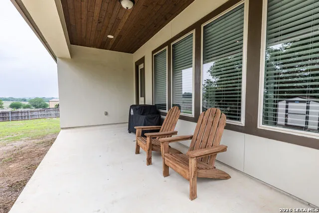 615 ABBOTT RDG St Hedwig, TX 78152