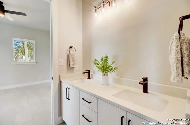 981 Jenny Leigh Trail Bulverde, TX 78163