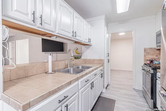 6039 Whispering Lake St San Antonio, TX 78222