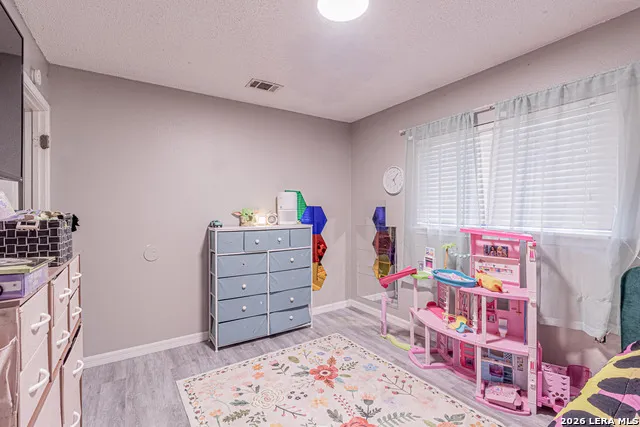 6039 Whispering Lake St San Antonio, TX 78222