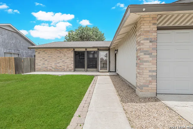 6039 Whispering Lake St San Antonio, TX 78222