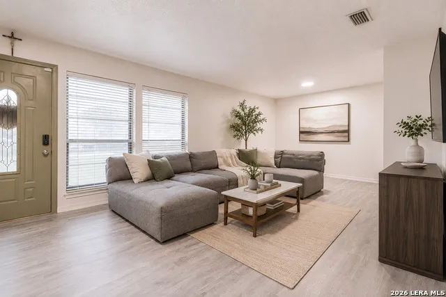 6039 Whispering Lake St San Antonio, TX 78222