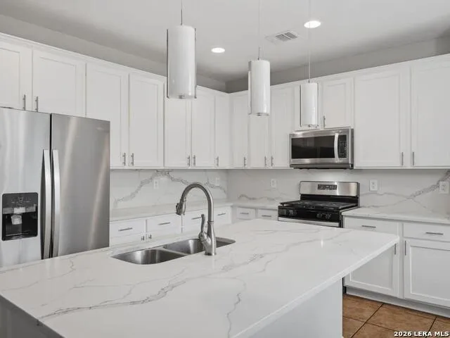 23503 WOODLAWN RDG San Antonio, TX 78259