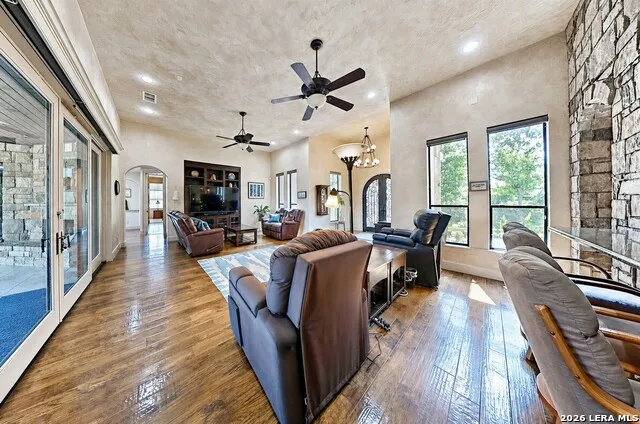 2131 Owl Branch Canyon Lake, TX 78133