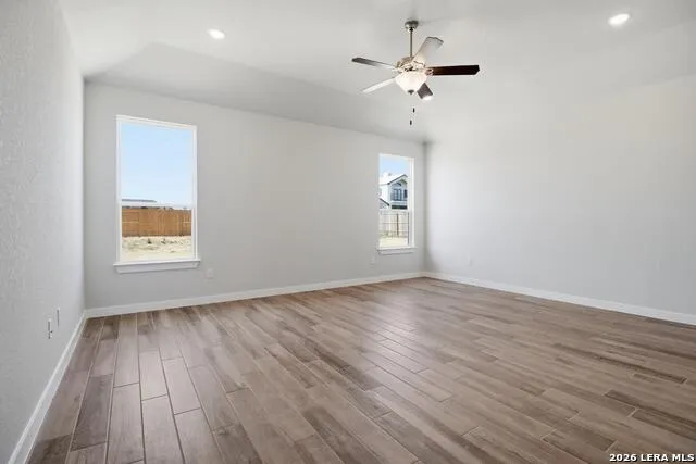 286 Firewheel Loop Floresville, TX 78114