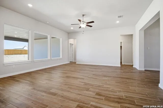 286 Firewheel Loop Floresville, TX 78114