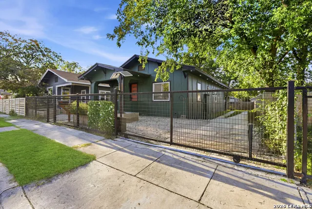 1227 BURNET ST San Antonio, TX 78202