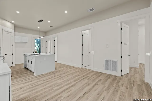 1227 BURNET ST San Antonio, TX 78202