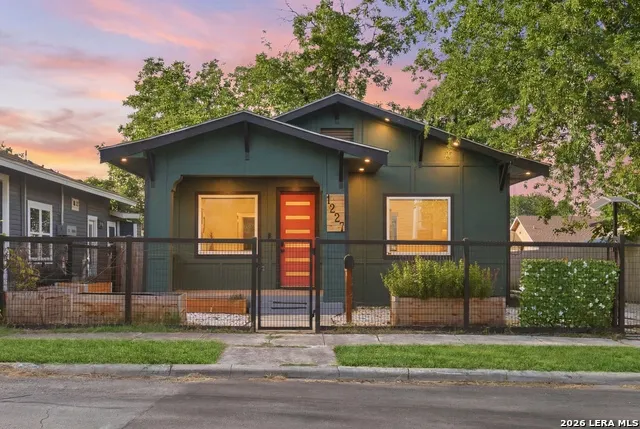 1227 BURNET ST San Antonio, TX 78202