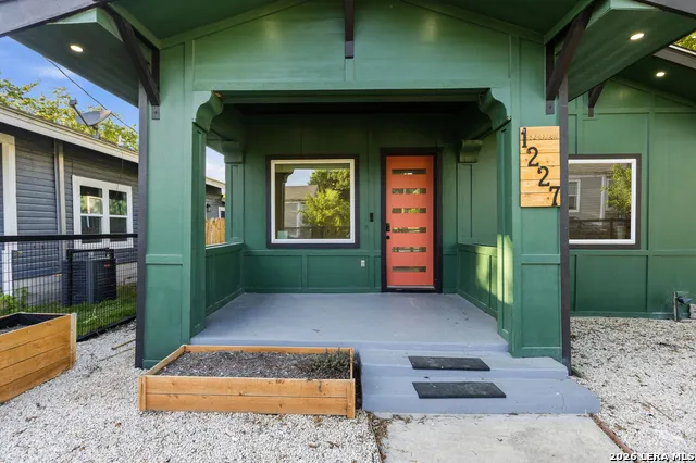 1227 BURNET ST San Antonio, TX 78202