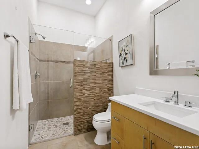 910 Silent Hollow San Antonio, TX 78260