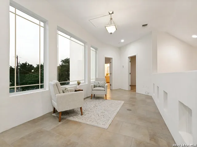 910 Silent Hollow San Antonio, TX 78260