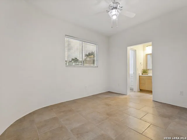 910 Silent Hollow San Antonio, TX 78260