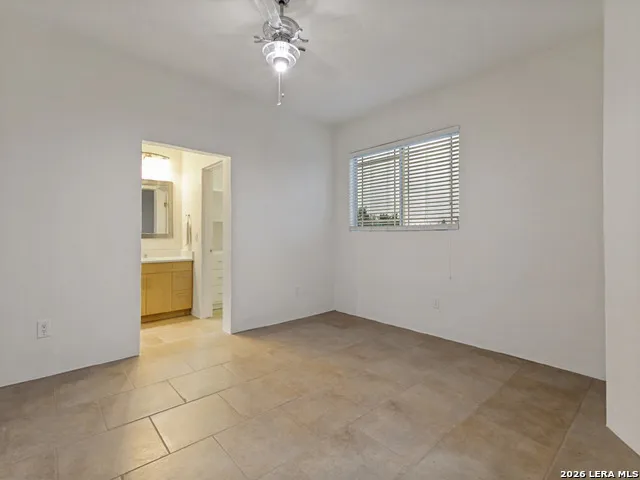 910 Silent Hollow San Antonio, TX 78260