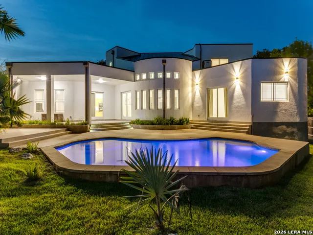 910 Silent Hollow San Antonio, TX 78260