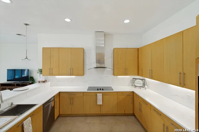 910 Silent Hollow San Antonio, TX 78260