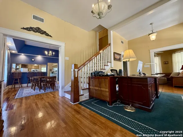 323 S 6th Kenedy, TX 78119