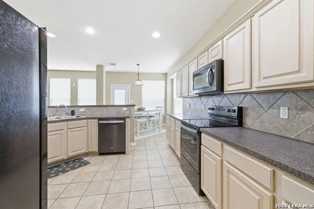 209 Summit View Cibolo, TX 78108