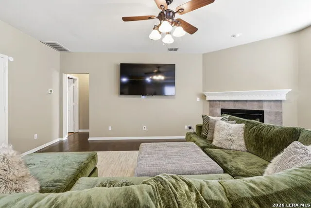 209 Summit View Cibolo, TX 78108