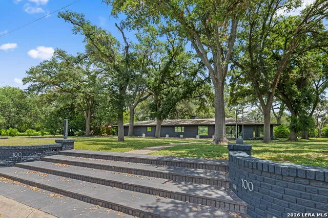 100 DOGWOOD LN San Antonio, TX 78213
