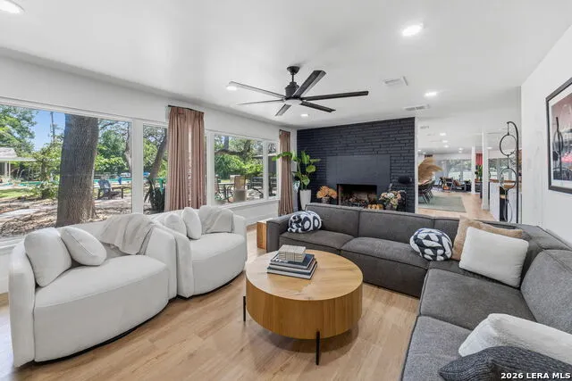 100 DOGWOOD LN San Antonio, TX 78213
