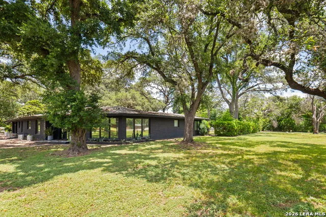 100 DOGWOOD LN San Antonio, TX 78213