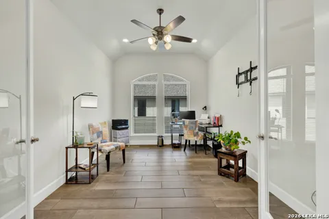415 Bridle Trail