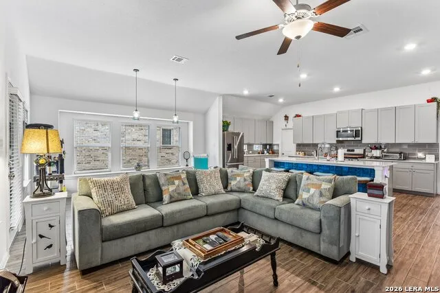 8942 Rancher Pl Seguin, TX 78155