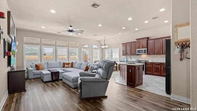 2152 Pioneer Pass Seguin, TX 78155