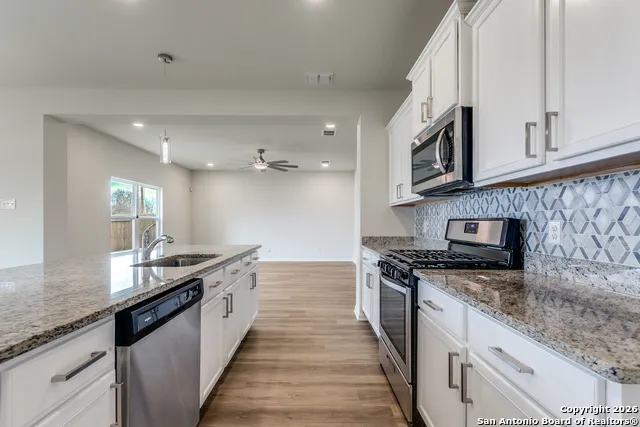 4111 Hidden Hollow Isle Von Ormy, TX 78073