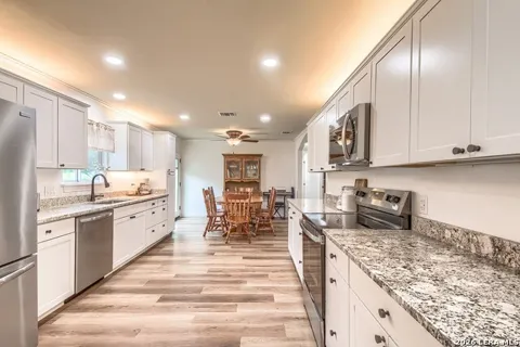 127 Hillcrest Dr