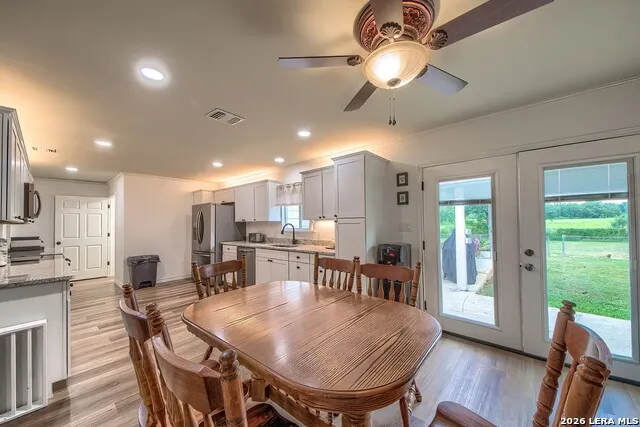 127 Hillcrest Dr La Vernia, TX 78121