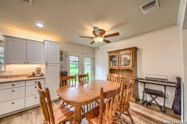127 Hillcrest Dr La Vernia, TX 78121
