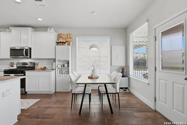 331 RED ROCK CYN San Antonio, TX 78258