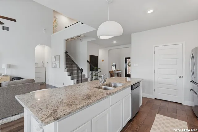 331 RED ROCK CYN San Antonio, TX 78258