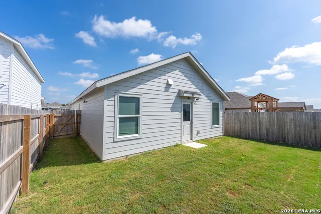 3633 Wentz Hill Dr Marion, TX 78124